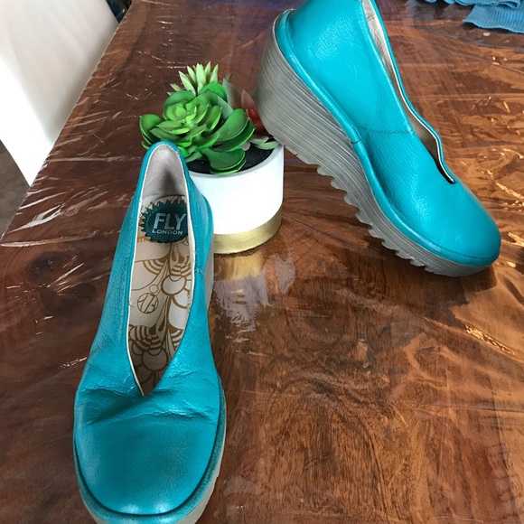 FLY LONDON turquoise shoes - Picture 2 of 7